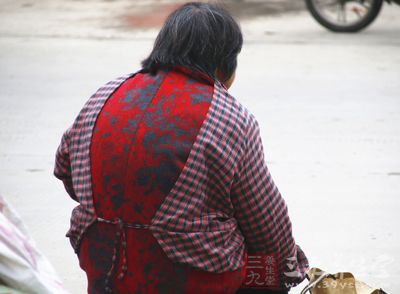 白发和皱纹是衰老的早期迹象 白发和皱纹是衰老的早期迹象