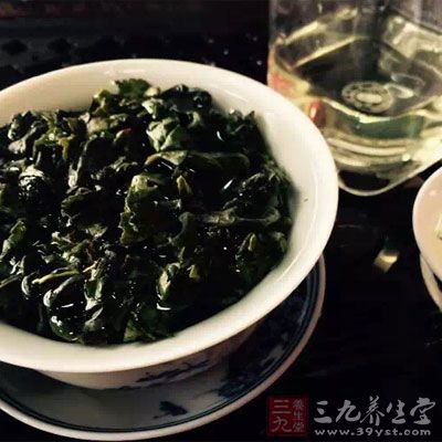 由于濃茶內(nèi)含有咖啡因，還會增加孕婦的心跳和排尿次數(shù)