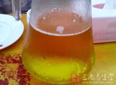 长期饮酒会增加患癌症的风险