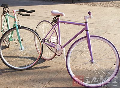 动感单车与普通的自行车不太一样 动感单车与普通的自行车不太一样
