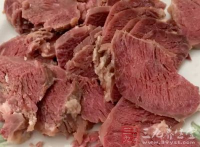 推薦午餐食譜1：紅燴牛肉飯?zhí)撞? title=