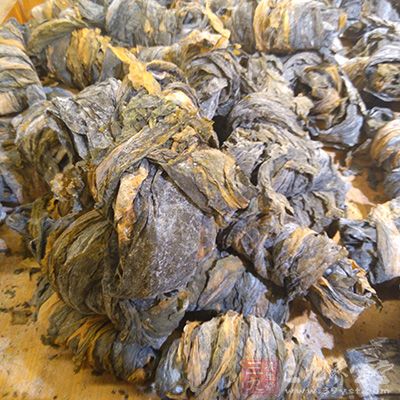 海带不但含有丰富的维生素E和食物纤维 海带不但含有丰富的维生素E和食物纤维