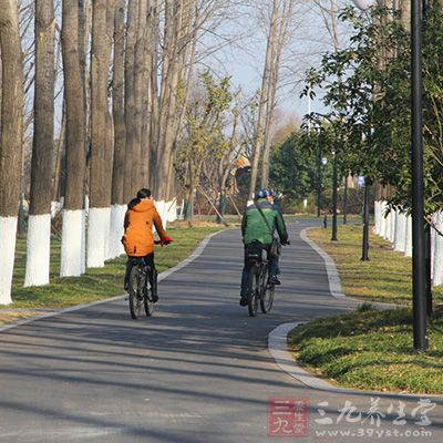 騎車應(yīng)適量，要避免長時間或者不間斷騎行