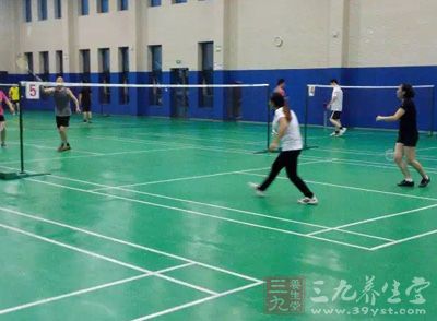 如羽毛球、乒乓球，逐渐养成喜欢锻炼的习惯