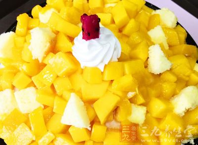 在乳酸饮料中加入水果也有独特风味