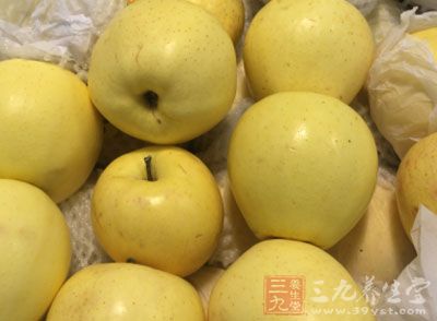 鳄梨富含维生素K、C，还有大量的钾和纤维素，是增加饱腹感的理想食物