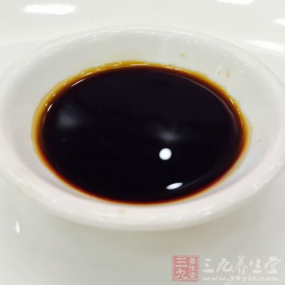 小甲鱼2只，酱油50克，味精15克，白糖20克