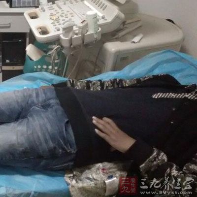 一般直径10mm以下的甲状腺腺瘤建议观察并定期B超随访