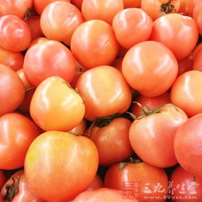 西红柿具有止血、降压、利尿、健胃消食、凉血平肝的功效