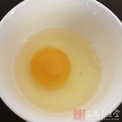 维生素A主要存在于各种动物的肝脏、鱼肝油、蛋黄中