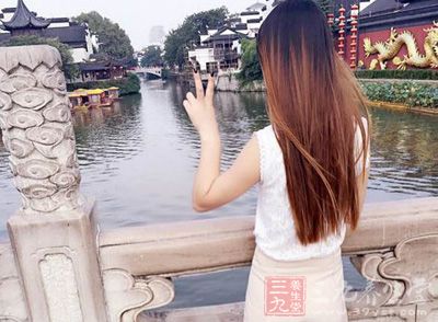 女性毛发浓密 女性毛发浓密