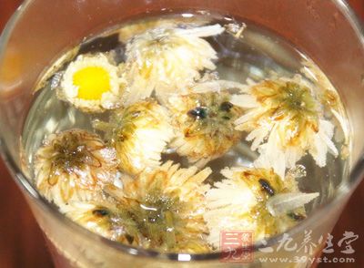 喝花茶,可以细细地品味茶的色香味,找到内心的安定 喝花茶,可以细细地品味茶的色香味,找到内心的安定