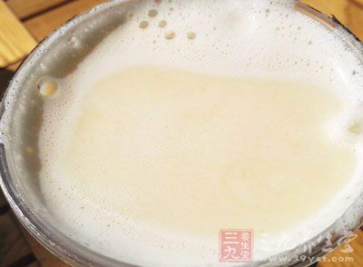 牛奶不宜生食 一定要煮沸后饮用 牛奶不宜生食 一定要煮沸后饮用