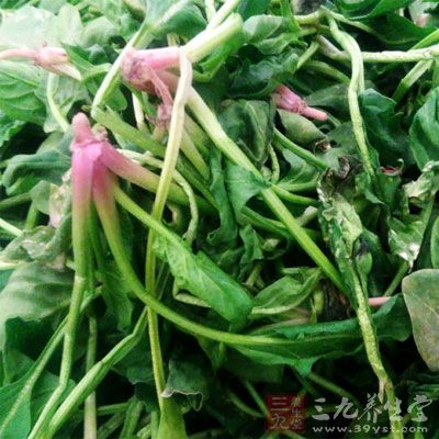 材料：菠菜500g，豬血250g