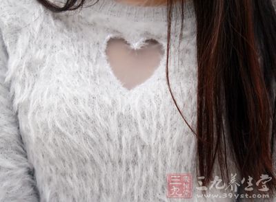 超过了乳房内部的脂肪和腺体的生理影响