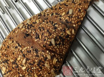 像牛角面包等就不宜多吃 像牛角面包等就不宜多吃