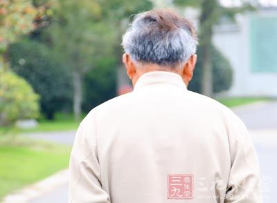 老年人虽然都上了年纪了，但是有多半的老年人仍然有晨练或是饭后锻炼的习惯