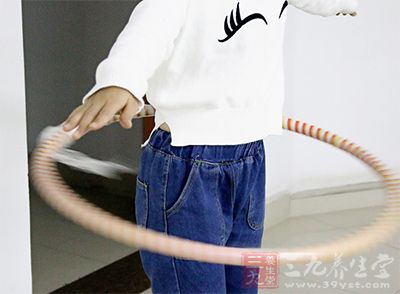 太重的呼啦圈相对地撞击的力量也较大 太重的呼啦圈相对地撞击的力量也较大