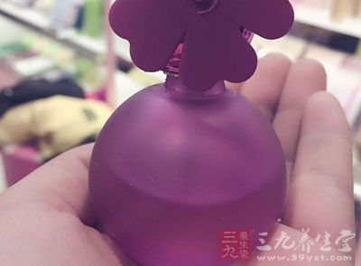 用香味遮盖体臭味