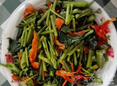 当然啦,加班的时候我能感觉到肚子饿,但我会以方便快捷的方式填饱它 当然啦,加班的时候我能感觉到肚子饿,但我会以方便快捷的方式填饱它