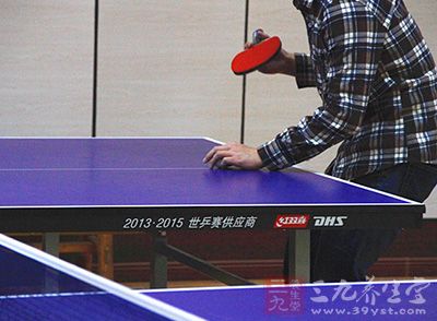 乒乓球发球技术 乒乓球发球的训练方法
