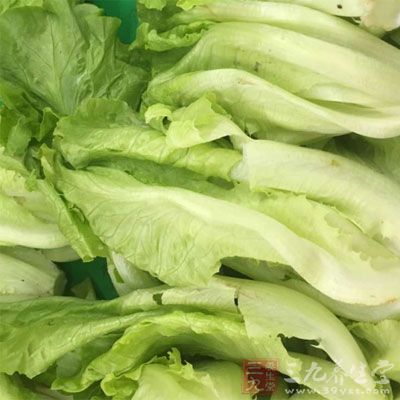 应多选用绿叶蔬菜或其他有色蔬菜