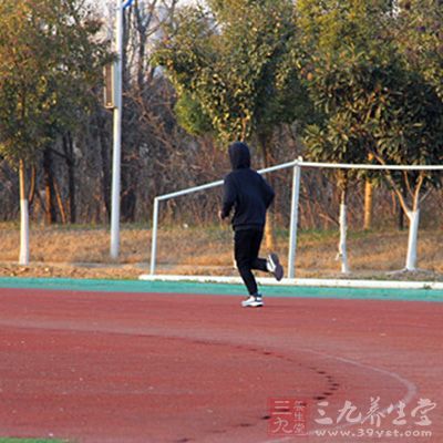 长跑使人情绪饱满乐观，有助于增进食欲