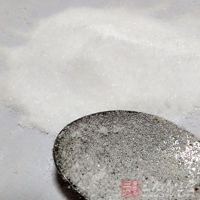 麻子仁20g，大米100g，白糖适量