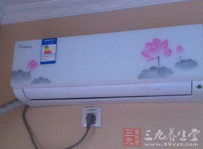 空调温度过低或猛吹风扇,颈部受凉,诱发颈椎病 空调温度过低或猛吹风扇,颈部受凉,诱发颈椎病