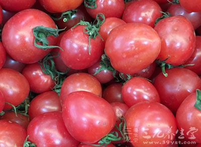 尤其是“黄瓜西红柿能否同吃