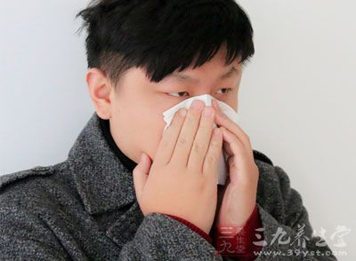 病毒性感冒有：普通感冒、流行性感冒和病毒性咽炎等