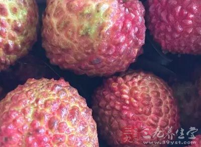 荔枝味甘、酸、性温,入心、脾 荔枝味甘、酸、性温,入心、脾