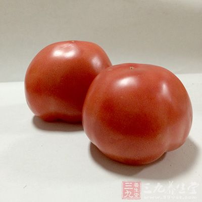 因西红柿不仅营养丰富，且具有较强的清热解毒