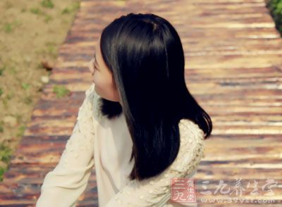 过度贪凉成为女性夏季痛经频发的主要原因 过度贪凉成为女性夏季痛经频发的主要原因