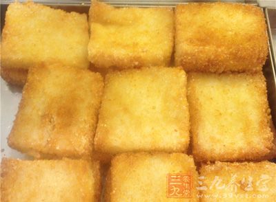 含脂肪過高的食物，比如油炸食品