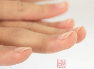 能够导致指甲苍白的还有贫血或营养不良、肝脏疾病 能够导致指甲苍白的还有贫血或营养不良、肝脏疾病