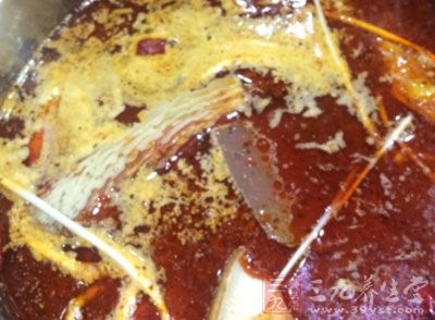 两包头痛粉几片罂粟壳 火锅店秘制调料被查