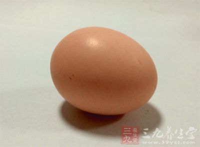 雞蛋兩個(gè)，白糖30克，調(diào)勻后用開水沖服