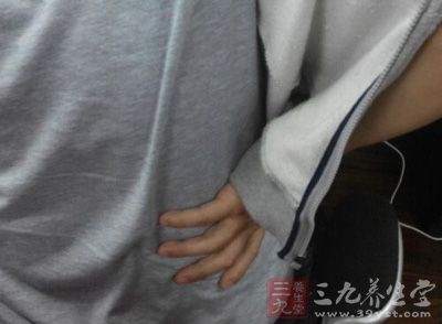 这是肾结石常见的继发损害，也是继发肾损害的主要原因