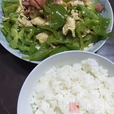 进食-疼痛的联系很快导致病人的厌食