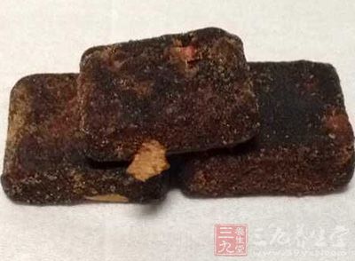 如当归、黑姜、丹参等制成的生化汤加减方所制成的茶饮