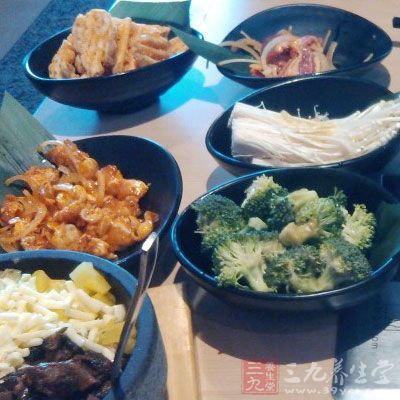 晚饭在家中用餐不仅可以更为方便地控制摄入的食物