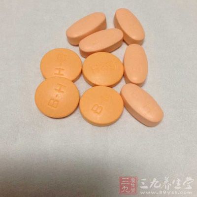 維生素A對視網(wǎng)膜感光機能的發(fā)揮具有重要作用