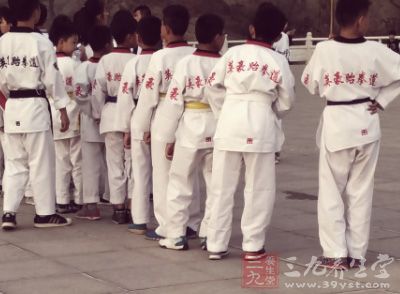 把跆拳道推向时尚的舞台