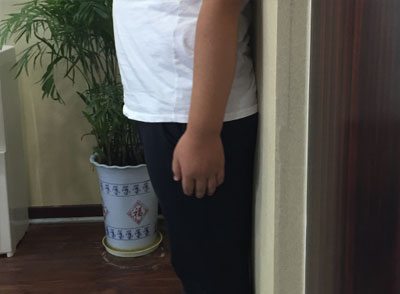 这一节我们讲实战姿势。实战姿势通常也叫做预备式或格斗式 这一节我们讲实战姿势。实战姿势通常也叫做预备式或格斗式