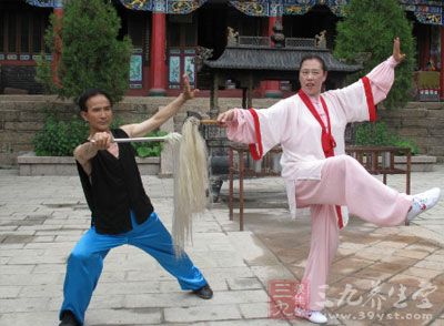 每到早晚锻炼的时间