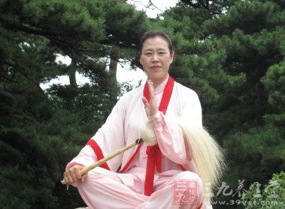 中华拳术的修炼与运用，在理论上是“外遵天道自然的法则