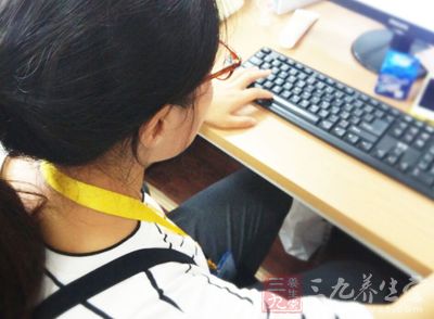 年轻女性比老年女性更容易吸收放射线