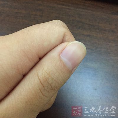 留长指甲害处多 留长指甲害处多