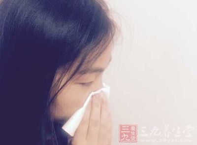 如果你体质虚寒很容易感冒,那么可以在OFFICE下午茶时间里冲泡一杯参芪红枣茶 如果你体质虚寒很容易感冒,那么可以在OFFICE下午茶时间里冲泡一杯参芪红枣茶